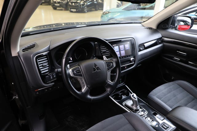 2020 MITSUBISHI OUTLANDER - 25