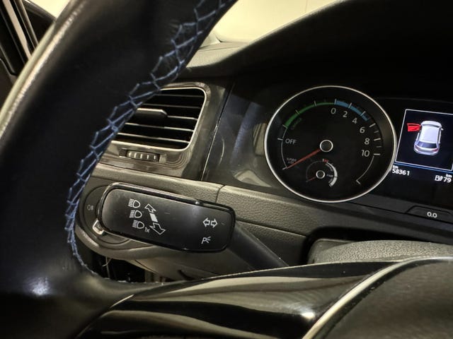 2019 VOLKSWAGEN GOLF - 18