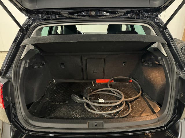 2019 VOLKSWAGEN GOLF - 33