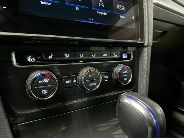 2019 VOLKSWAGEN GOLF - 24