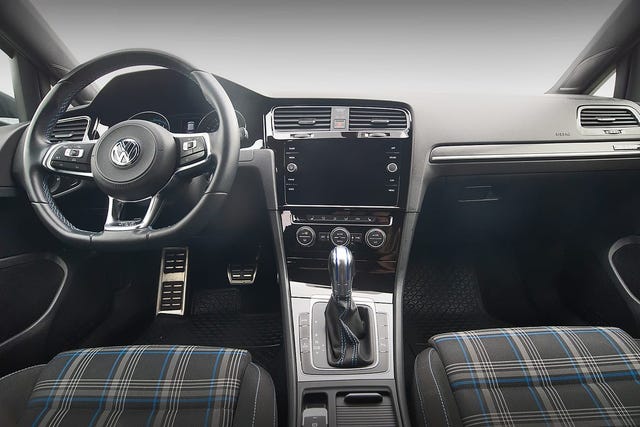 2018 VOLKSWAGEN GOLF - 9