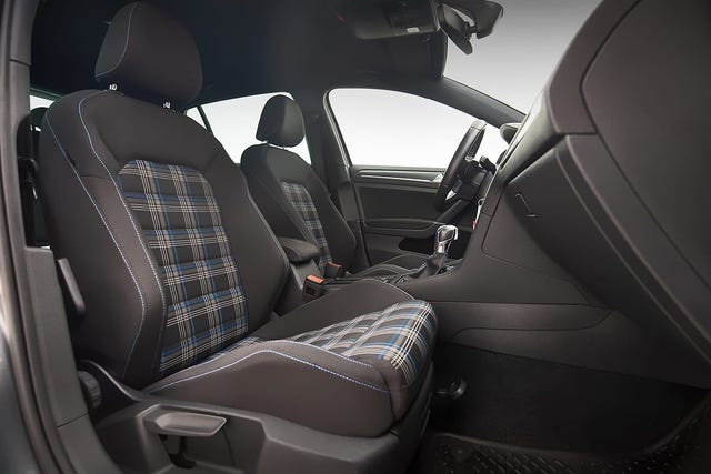 2018 VOLKSWAGEN GOLF - 30