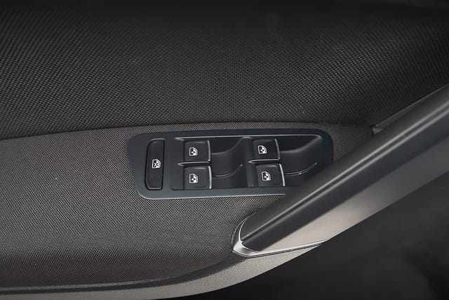 2018 VOLKSWAGEN GOLF - 18