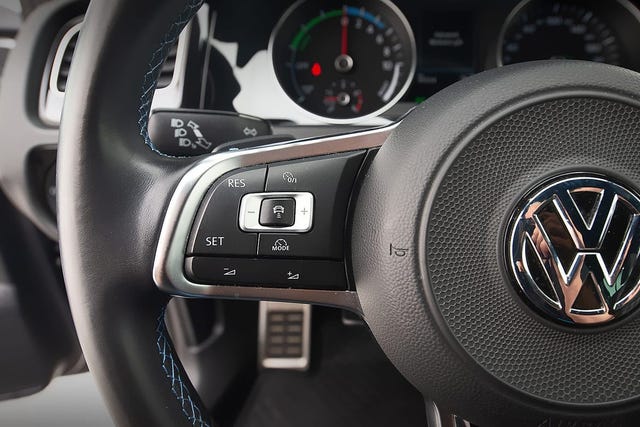 2018 VOLKSWAGEN GOLF - 27