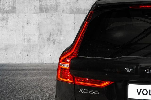 2021 VOLVO XC60 - 8