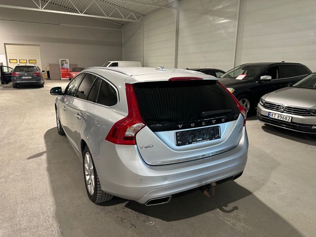 2015 VOLVO V60 - 8