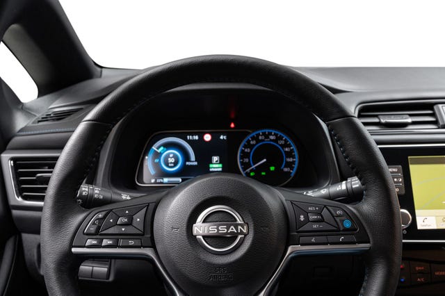 2022 NISSAN LEAF - 11