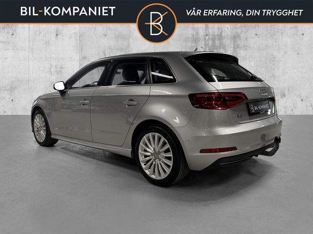 WAUZZZ8V6GA112711 2016 AUDI A3-2