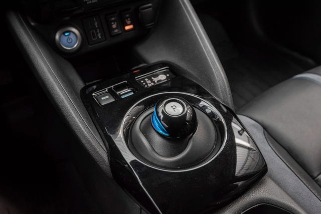 2021 NISSAN LEAF - 17