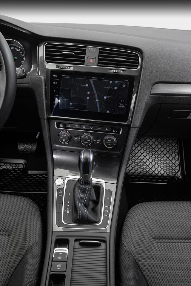 2019 VOLKSWAGEN GOLF - 21