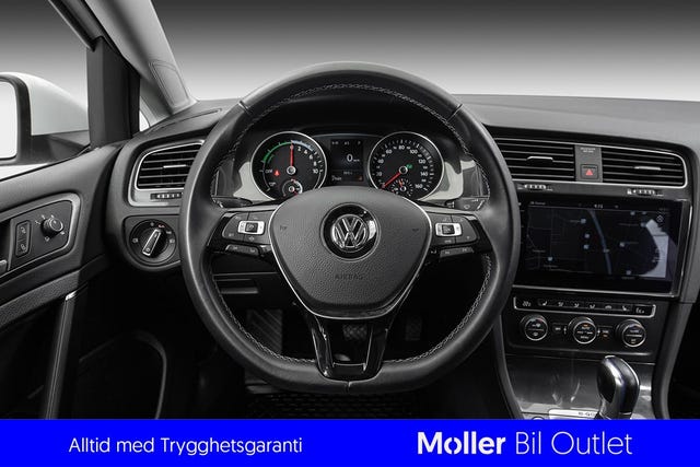2019 VOLKSWAGEN GOLF - 19