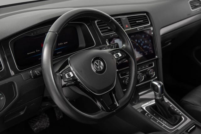 2019 VOLKSWAGEN GOLF - 21