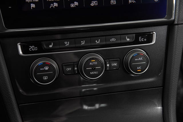 2019 VOLKSWAGEN GOLF - 23