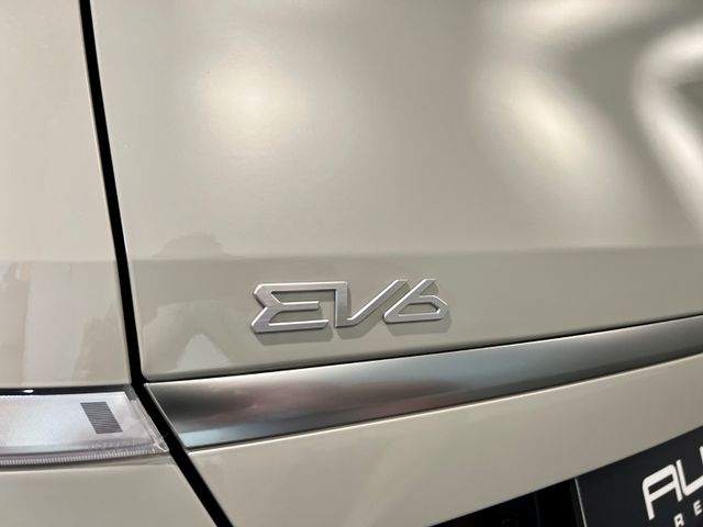 2022 KIA EV6 - 16