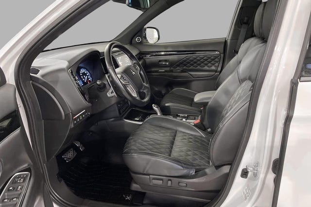 2020 MITSUBISHI OUTLANDER - 10