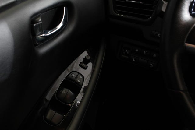 2021 NISSAN LEAF - 11