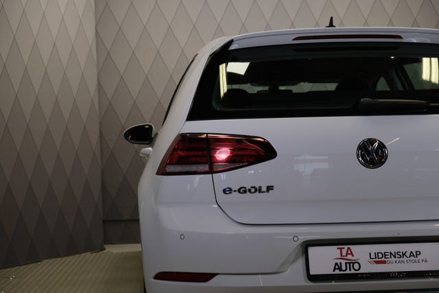 2018 VOLKSWAGEN GOLF - 11