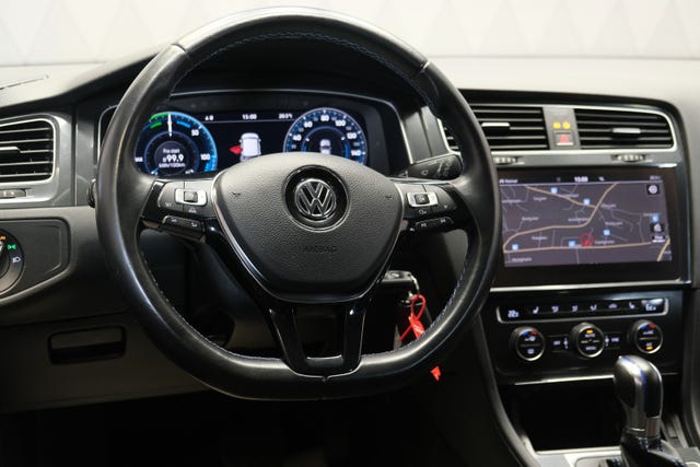 2018 VOLKSWAGEN GOLF - 19