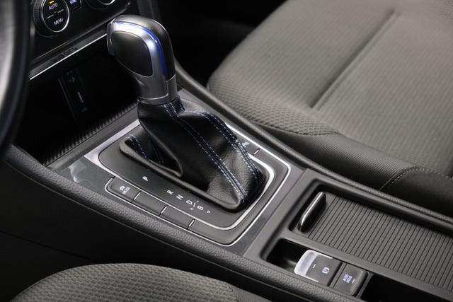 2018 VOLKSWAGEN GOLF - 23