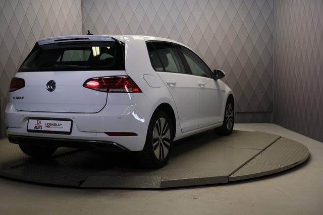 2018 VOLKSWAGEN GOLF - 9