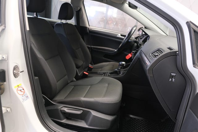 2018 VOLKSWAGEN GOLF - 26