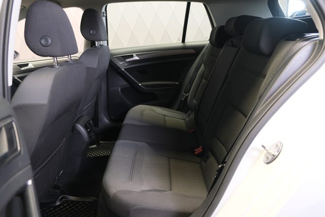 2018 VOLKSWAGEN GOLF - 24