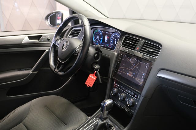 2018 VOLKSWAGEN GOLF - 20