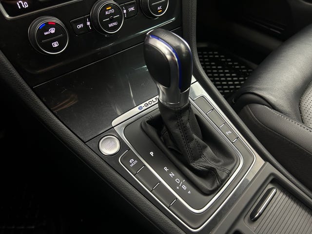2019 VOLKSWAGEN GOLF - 16