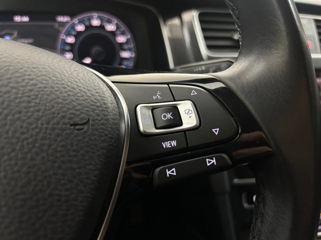 2019 VOLKSWAGEN GOLF - 23