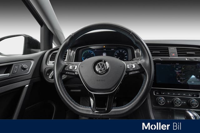 2019 VOLKSWAGEN GOLF - 19