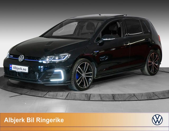 WVWZZZAUZJW803975 2018 VOLKSWAGEN GOLF-0