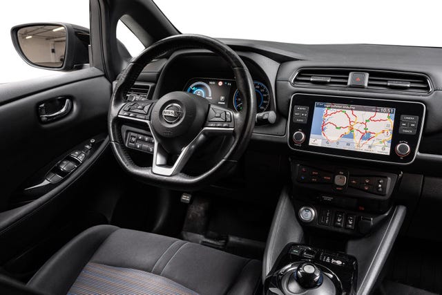 2021 NISSAN LEAF - 25