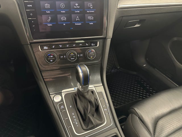 2019 VOLKSWAGEN GOLF - 20