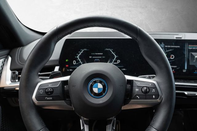 2024 BMW IX1 - 12