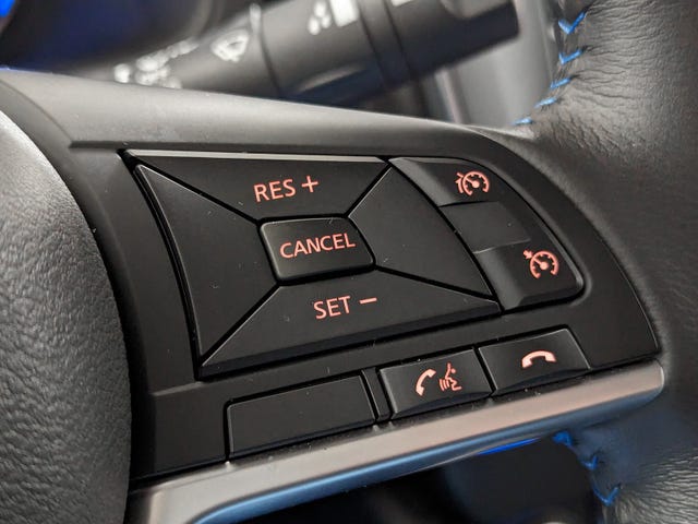 2022 NISSAN LEAF - 21
