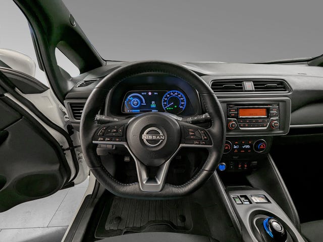 2022 NISSAN LEAF - 15