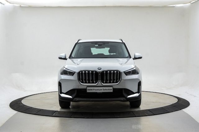 2023 BMW IX1 - 17