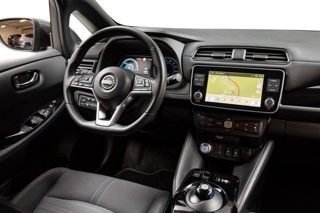 2022 NISSAN LEAF - 25