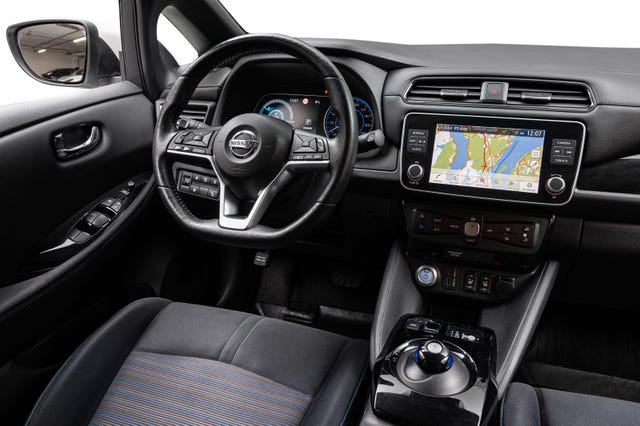2021 NISSAN LEAF - 25