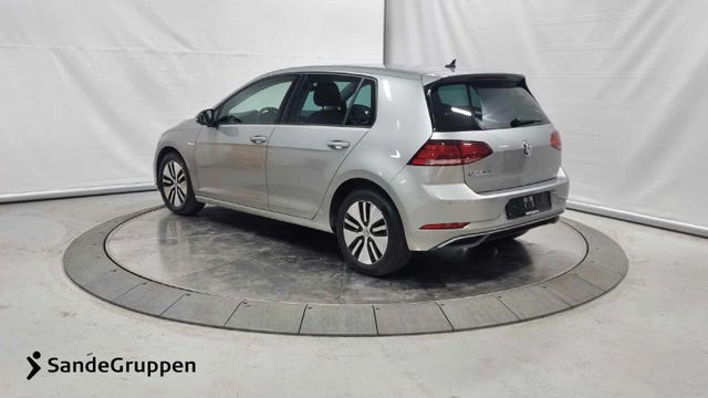 WVWZZZAUZJ8907443 2018 VOLKSWAGEN GOLF-2