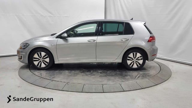 WVWZZZAUZJ8907443 2018 VOLKSWAGEN GOLF-1