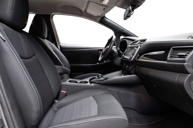 2022 NISSAN LEAF - 25