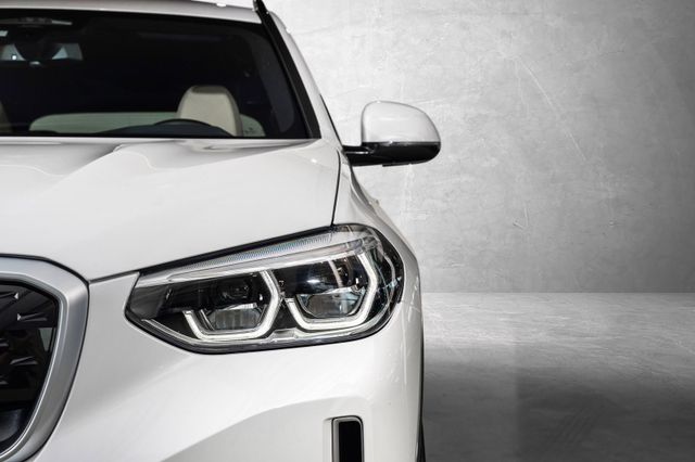 2021 BMW IX3 - 8