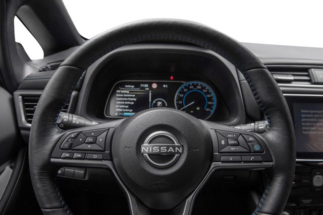 2022 NISSAN LEAF - 15