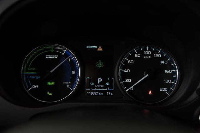 2020 MITSUBISHI OUTLANDER - 12