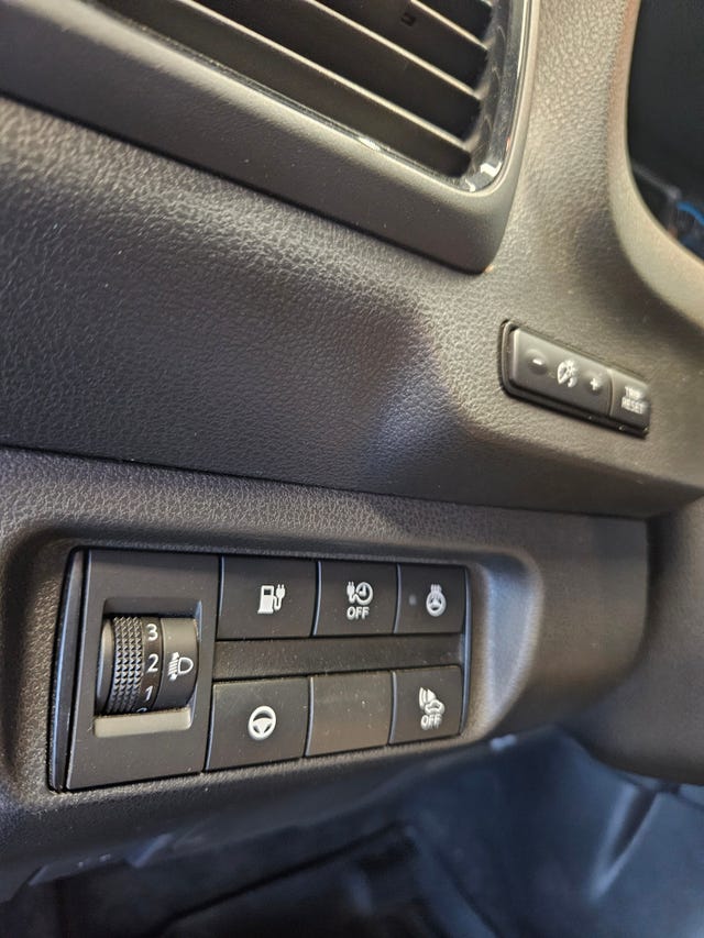 2021 NISSAN LEAF - 12