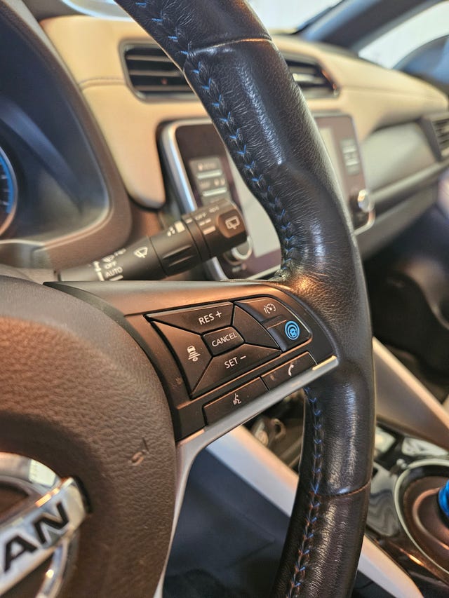 2021 NISSAN LEAF - 11
