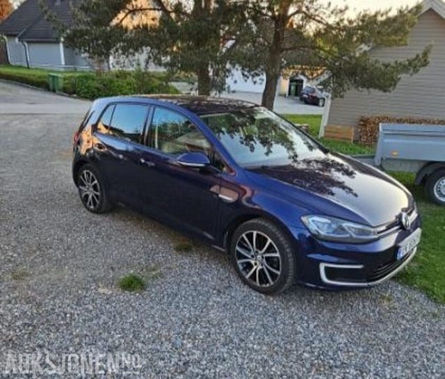 WVWZZZAUZJW909454 2018 VOLKSWAGEN GOLF-2