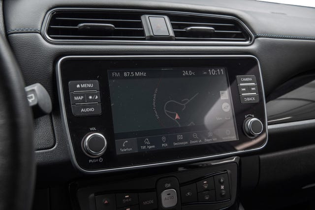 2022 NISSAN LEAF - 21