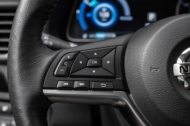 2021 NISSAN LEAF - 24